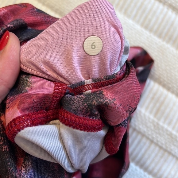 Lululemon Pigment Wind Berry Rumble Multi/ PoppyWunder Under Hi Rise Crop Size 6 - Picture 4 of 8